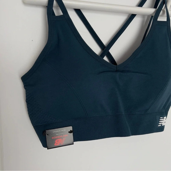 New balance  sports bra size XL - Picture 2 of 5